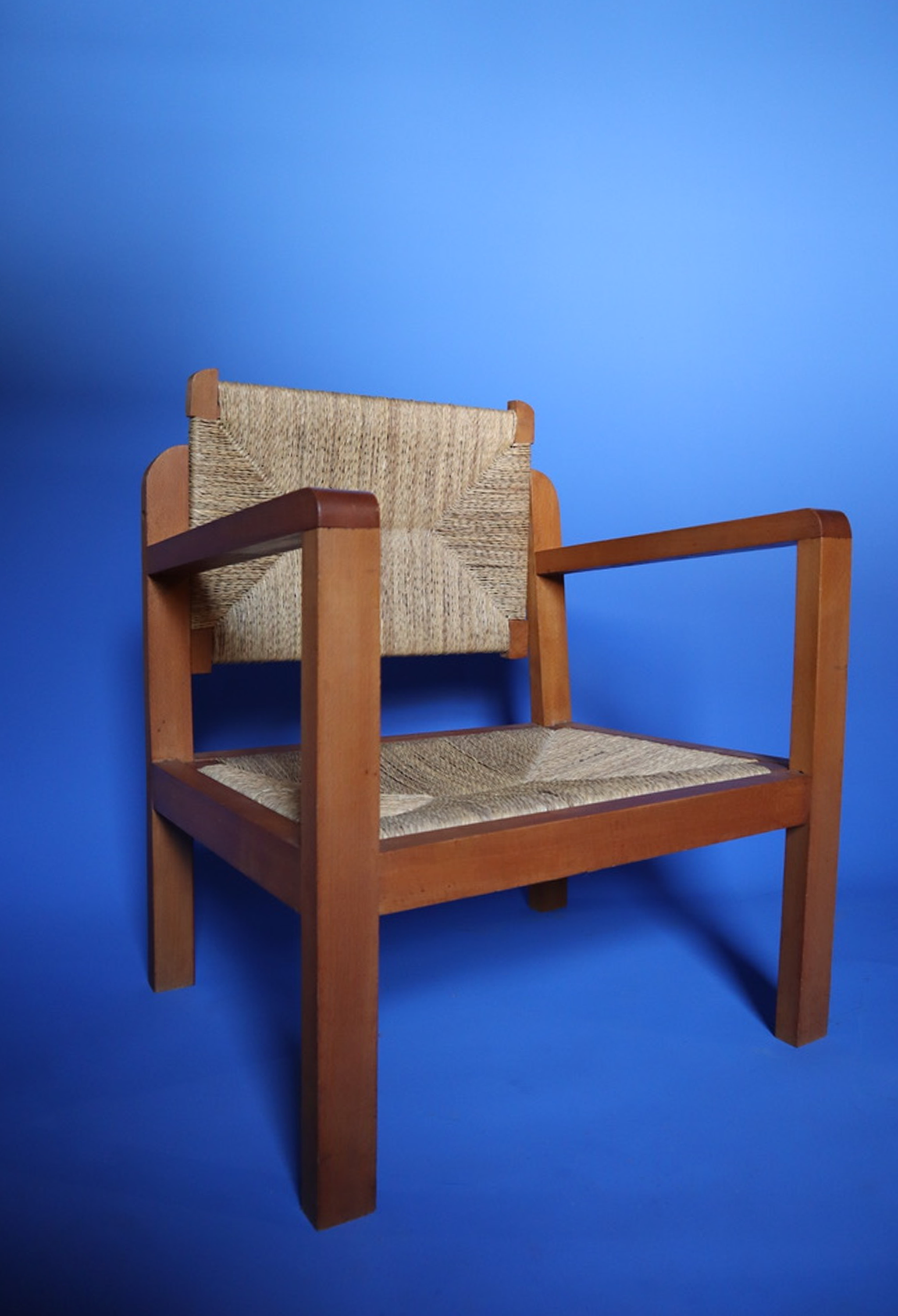 French Slingback Chair [2] – Composition
