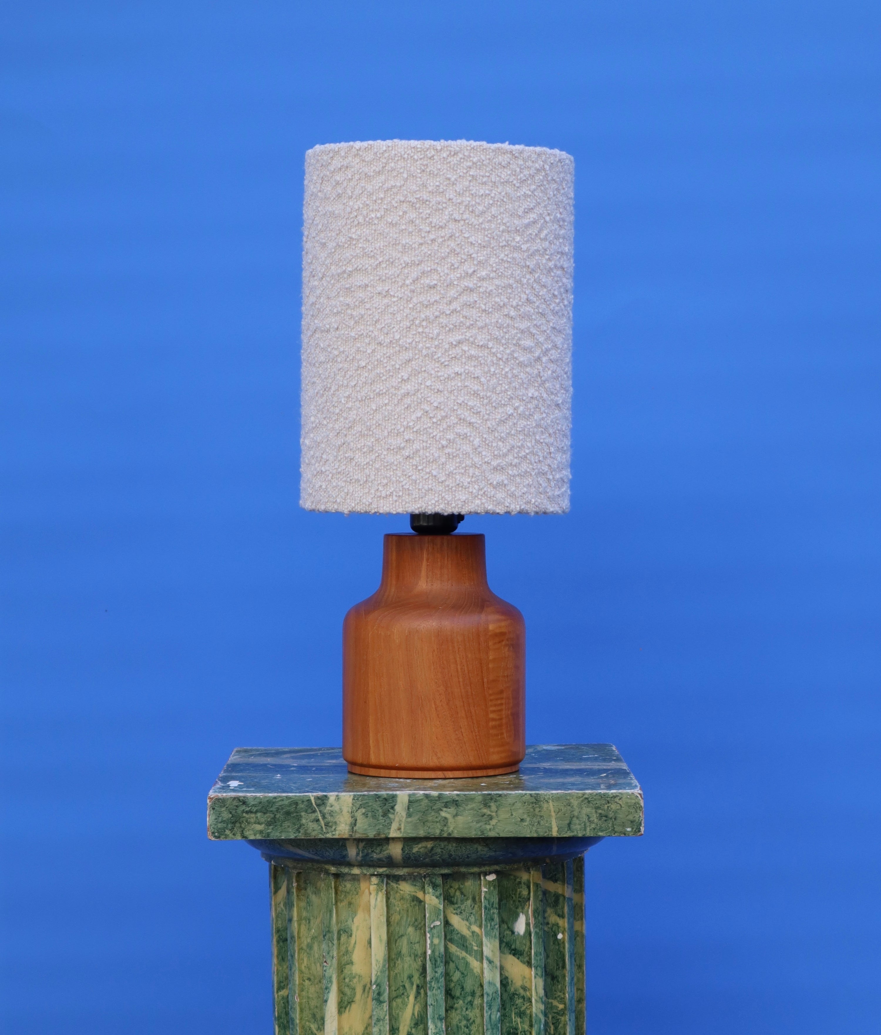 Dyrlund Teak Lamp with Boucle Shade