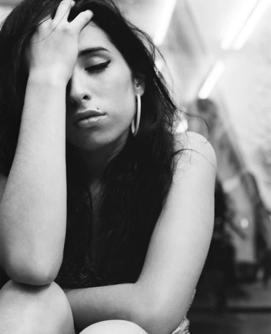 Amy Winehouse B & W London 2004 Jake Chessum | Blender Gallery ...