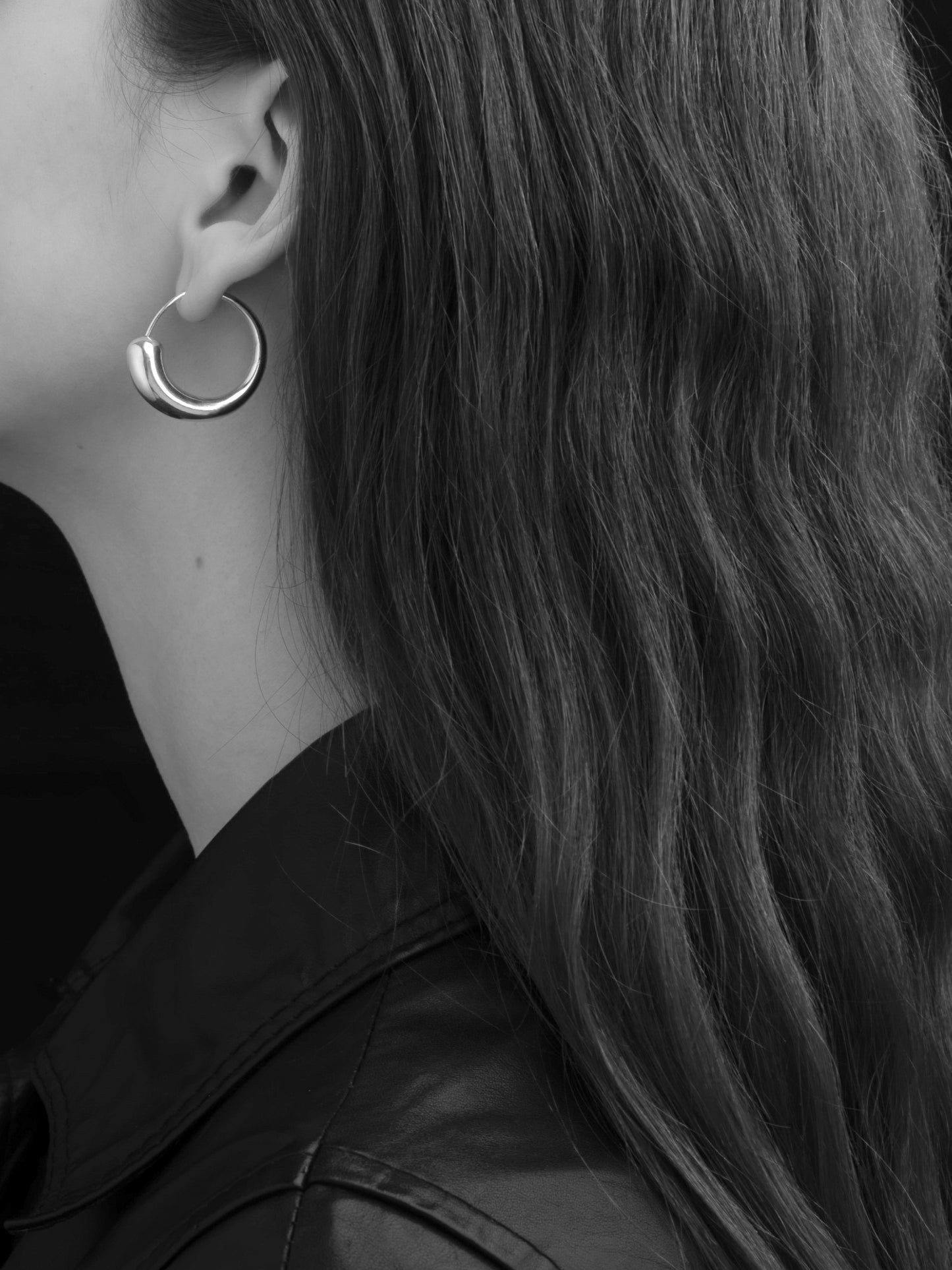 SARA ROBERTSSON | CLOSURE || Hoop Earrings – Silver