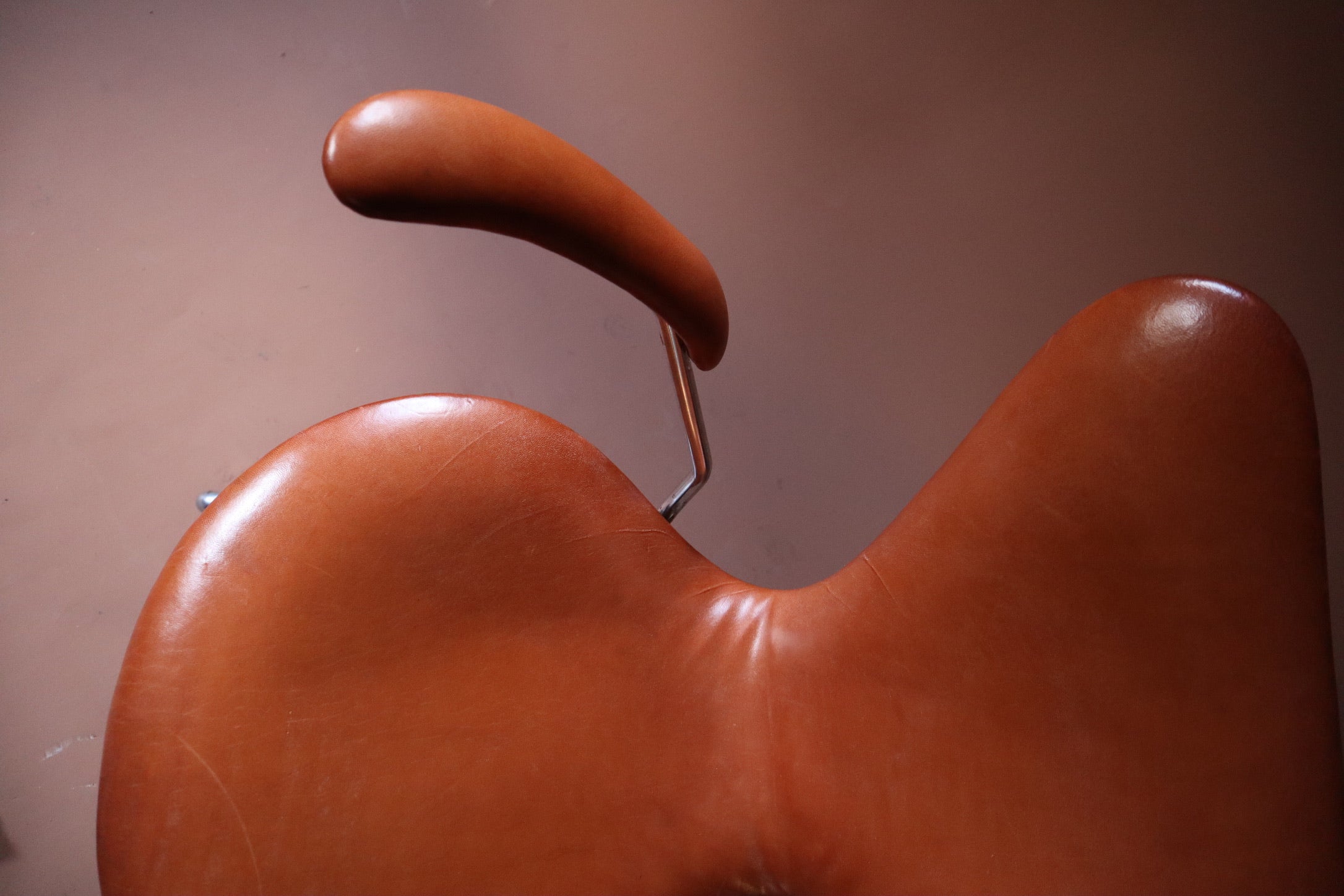 1st Edition '3217 ' Cognac Leather Swivel Chair by Arne Jacobsen for Fritz Hansen