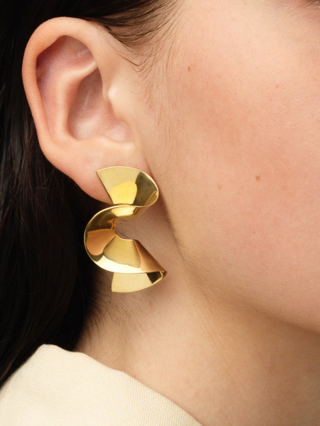 SARA ROBERTSSON | FLOUNCE || Earrings – Vermeil