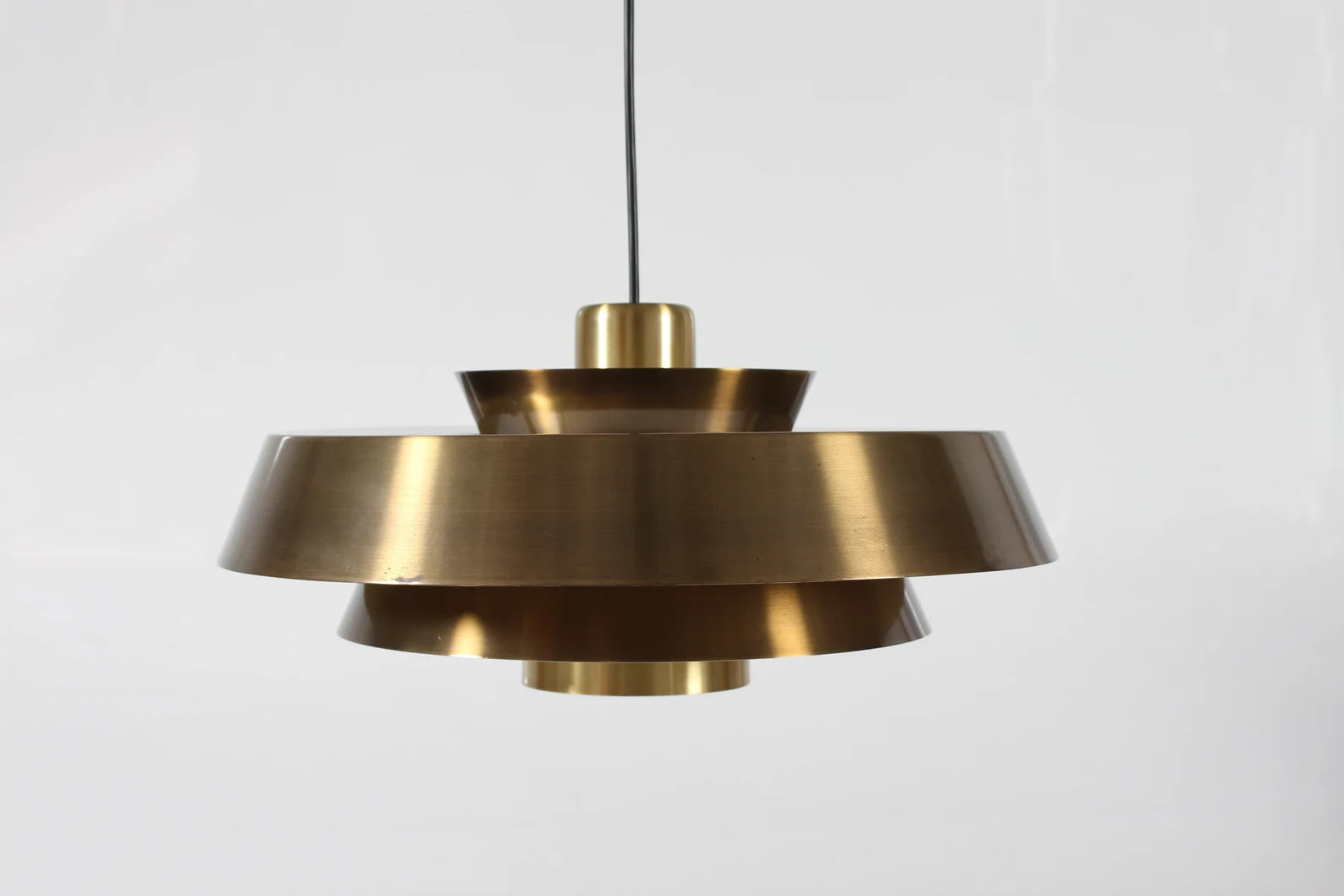 Nova Pendant Light