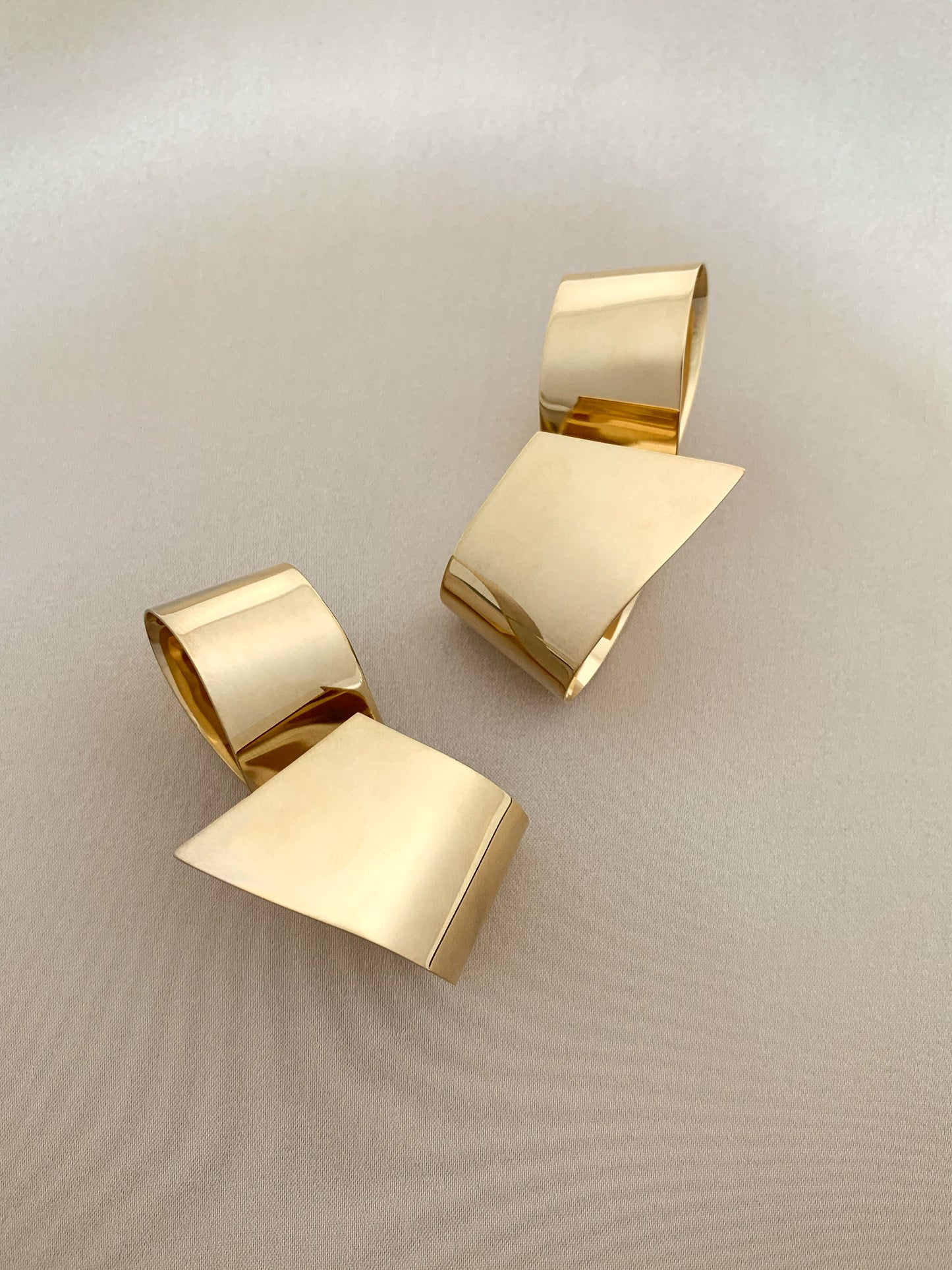 SARA ROBERTSSON | SLANT Earrings – Vermeil