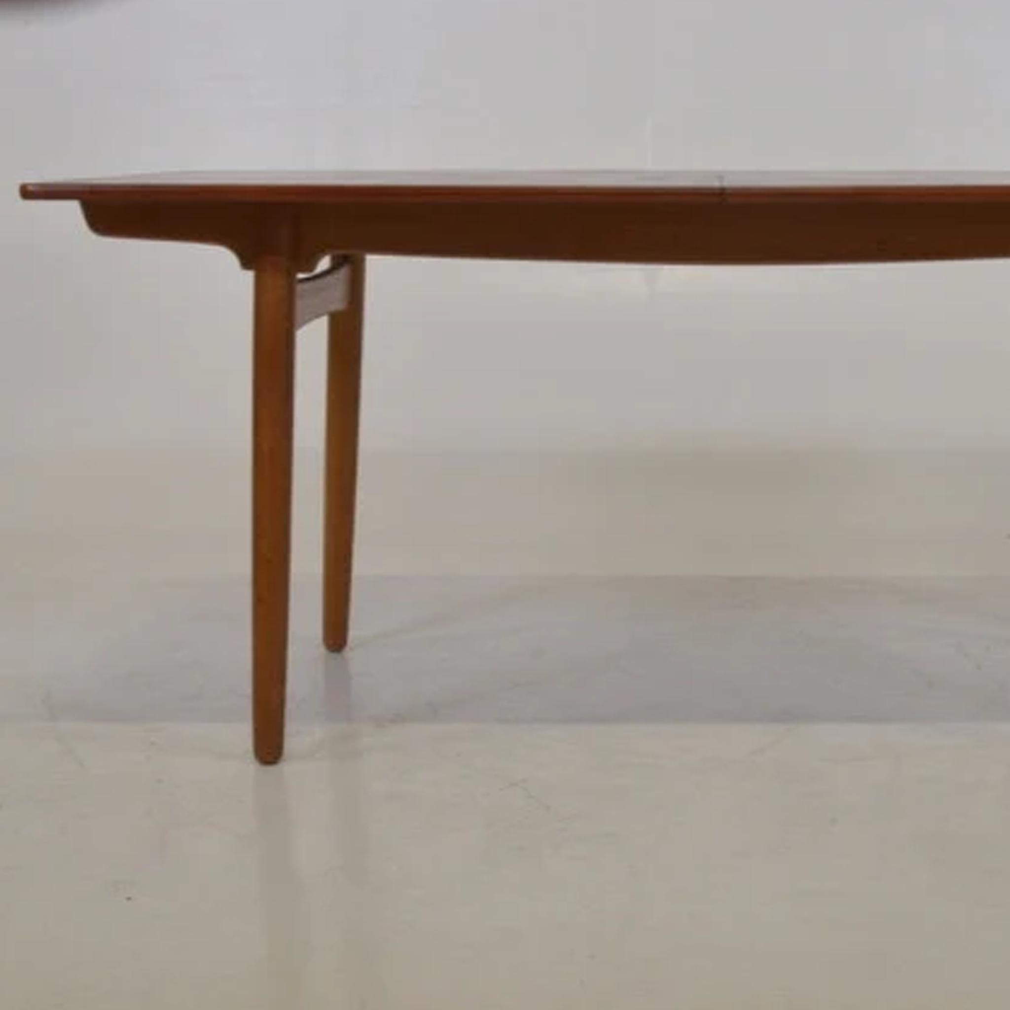 Model AT310 Dining Table & Extension