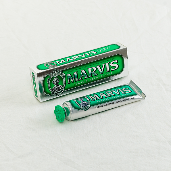 Classic Strong Mint Toothpaste