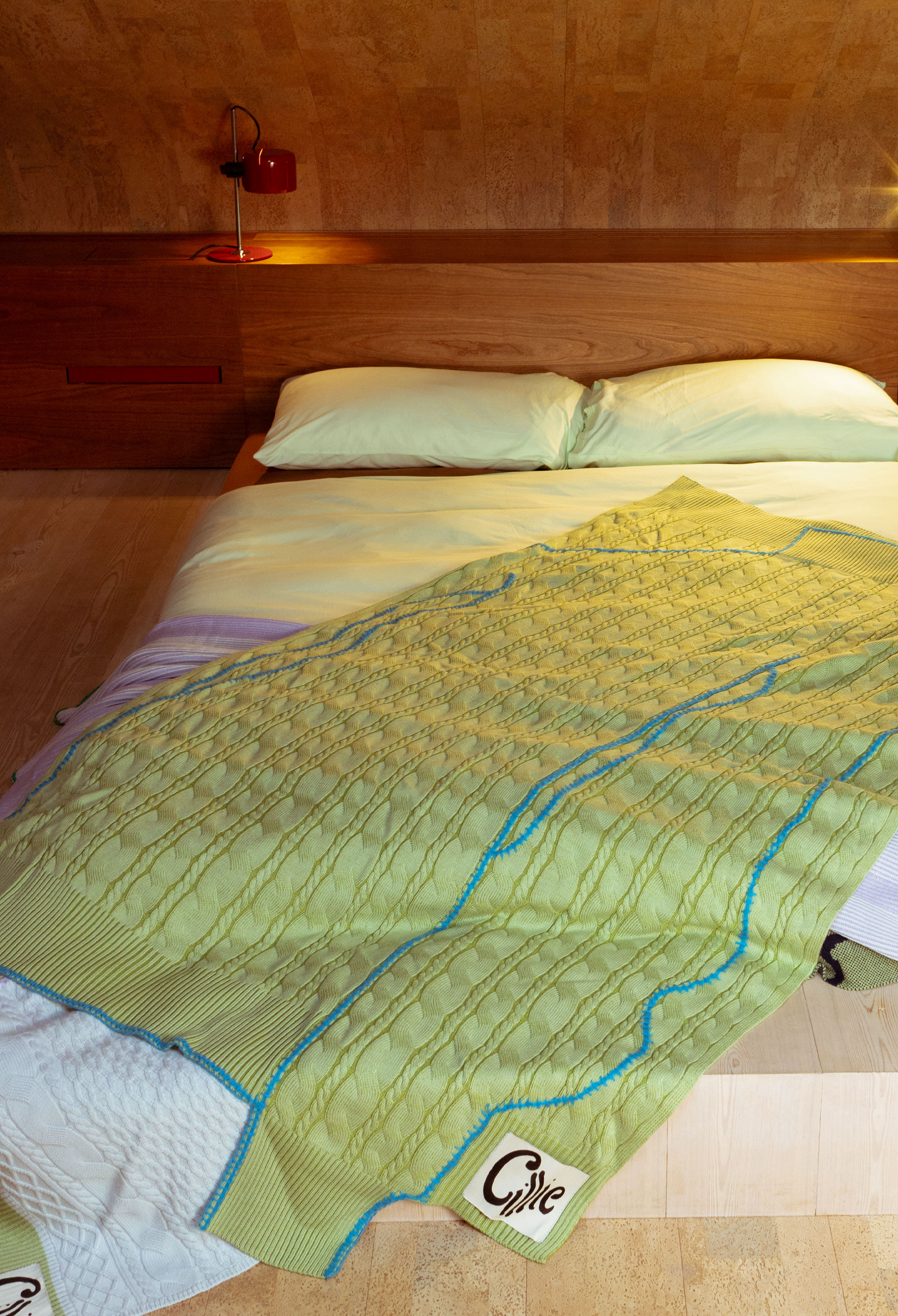 Knitted Sweater Throw | Cabbage