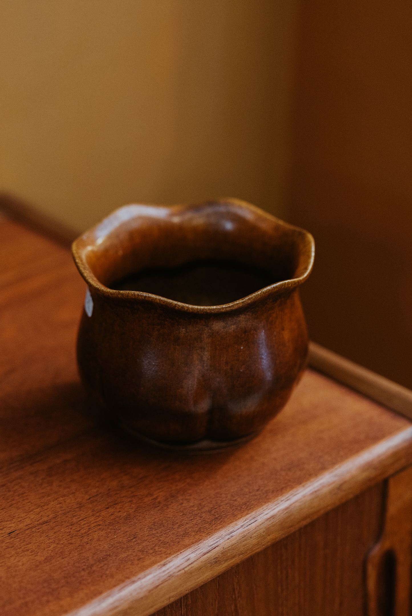 Brown Tulip Pot