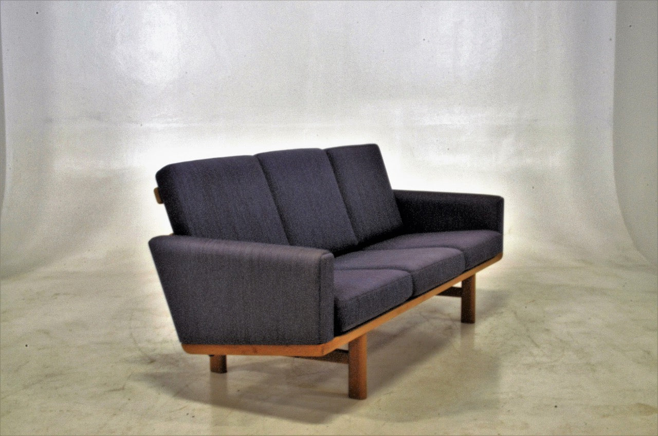 Model GE236/3 Sofa by Getama